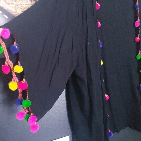 COLLECTION Eighteen Black Multicolor Party Pom Pom Trim Kimono O/S 100% Rayon - Picture 2 of 4